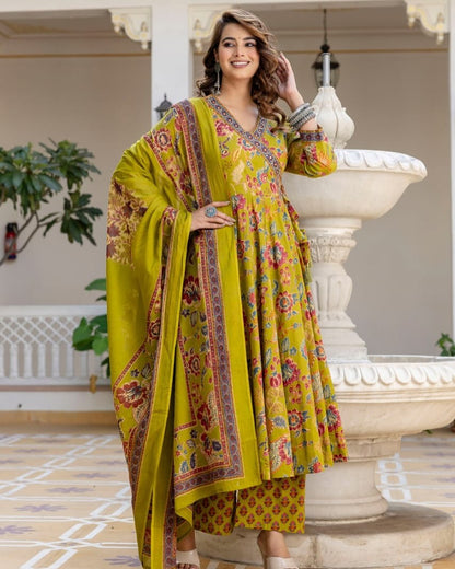 RATAN CRAFTS  traditional hand block print. Thus slight variation in colour, shade, motif in each batch produced is natural due to the human involvement in the process